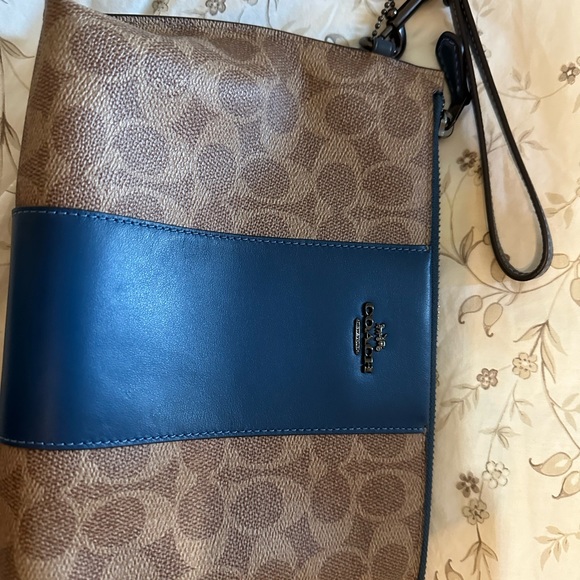 Coach clutch bag authentic - Picture 9 of 11
